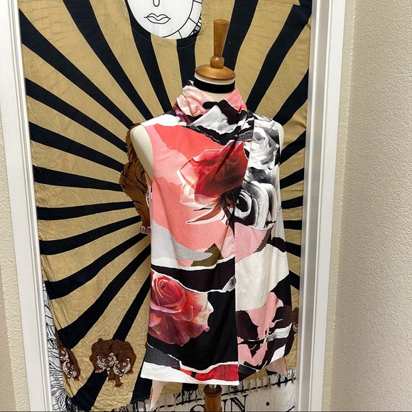 🌈 Amazing Rose art city top - Picture 3 of 13